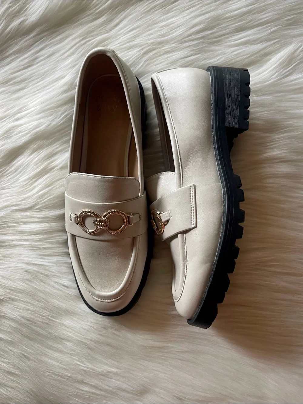 NWT Crown & Ivy Harper Loafers - Size 9, Cream